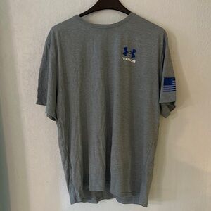 Under Armour Men's Gray T-Shirt